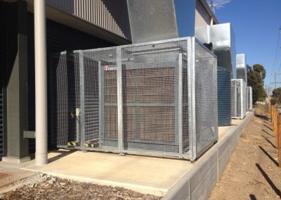 We fabricate and supply custom modular, multibank cages